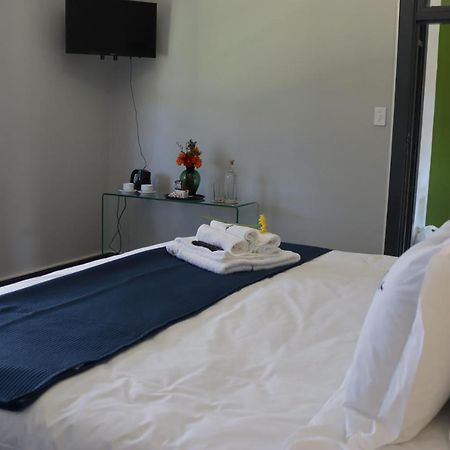 Uzuri Lifestyle Villa Port Saint John's ภายนอก รูปภาพ
