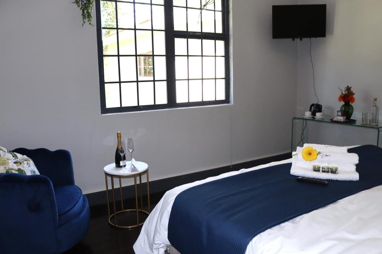 Uzuri Lifestyle Villa Port Saint John's ภายนอก รูปภาพ