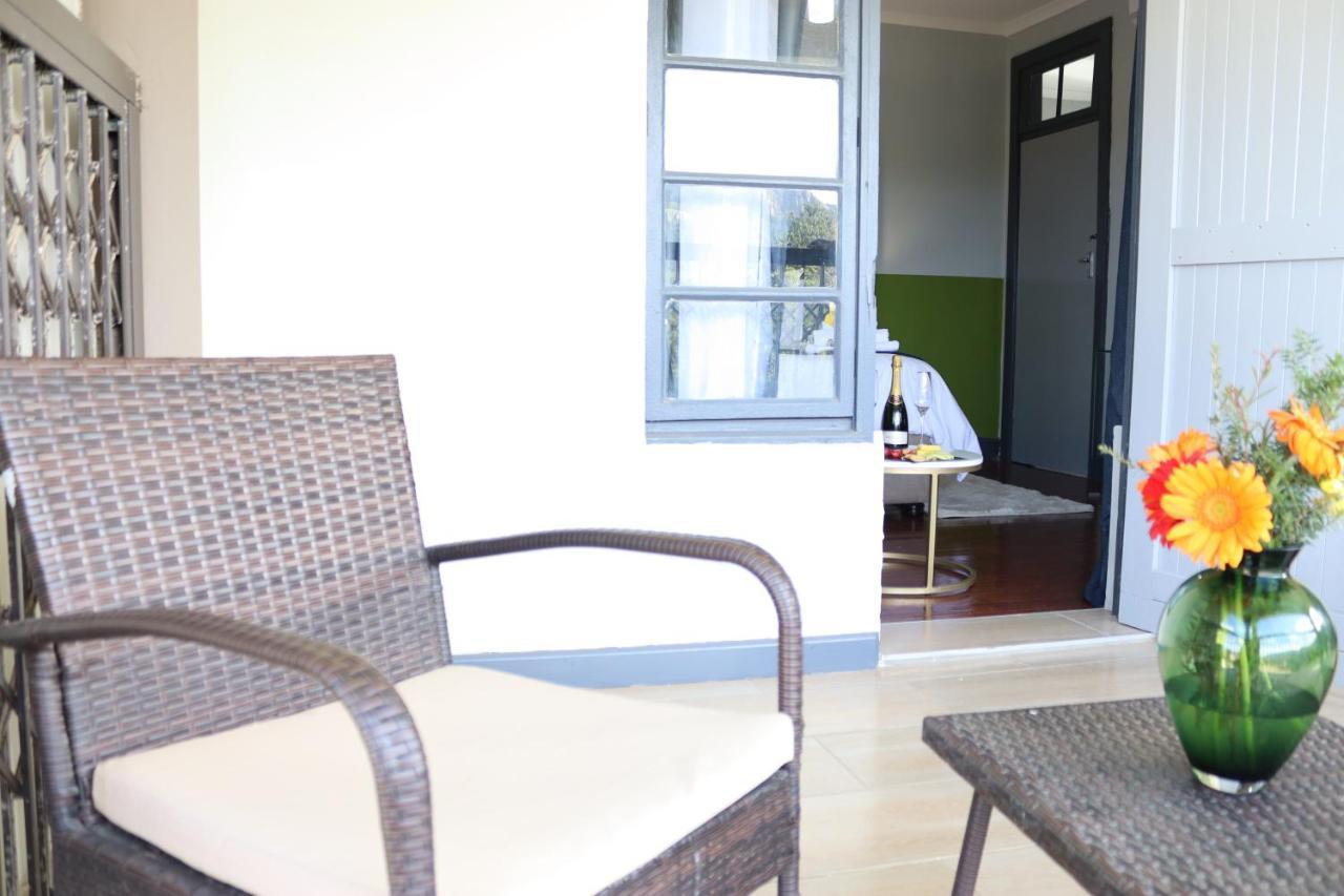 Uzuri Lifestyle Villa Port Saint John's ภายนอก รูปภาพ