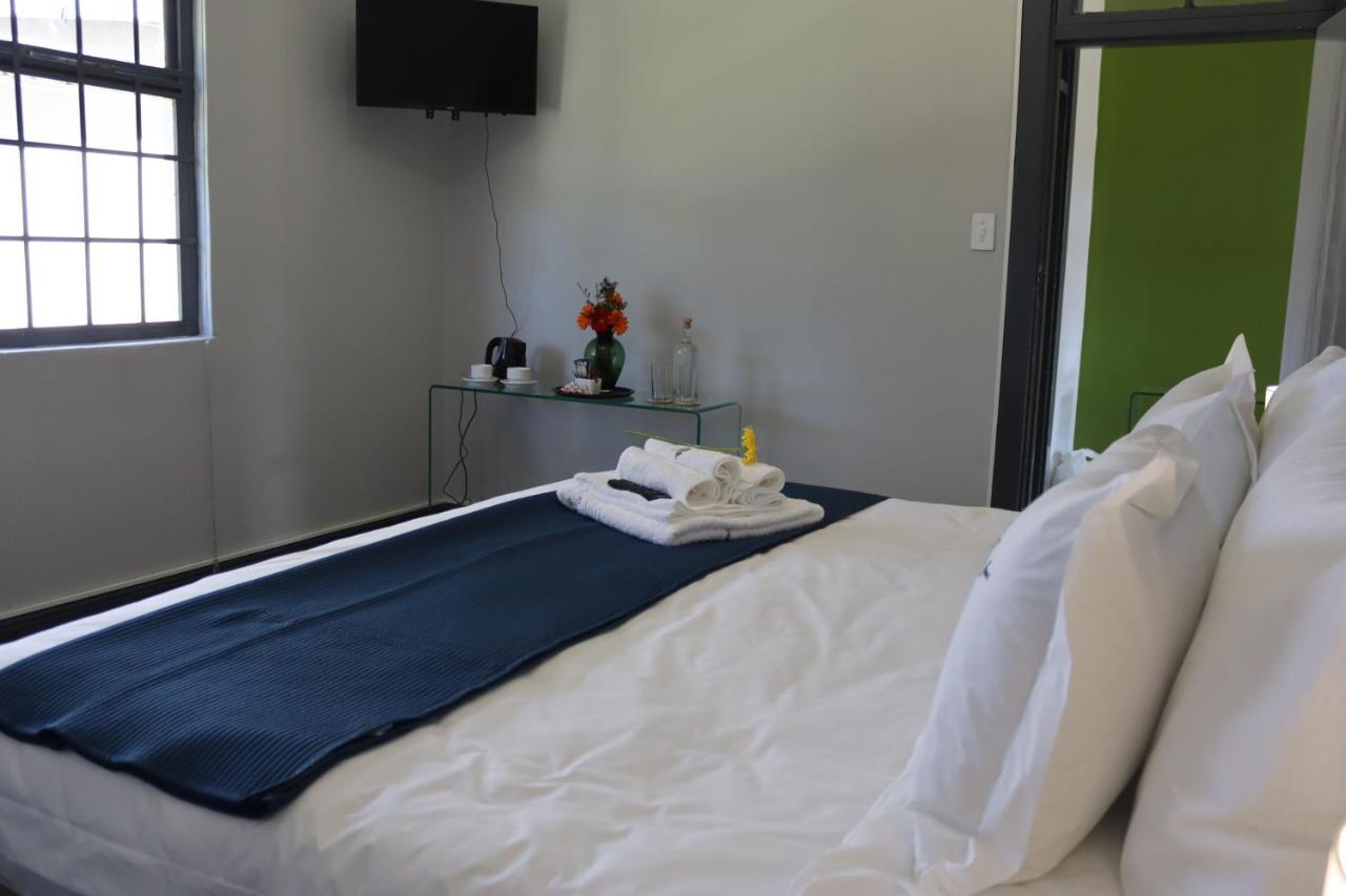 Uzuri Lifestyle Villa Port Saint John's ภายนอก รูปภาพ