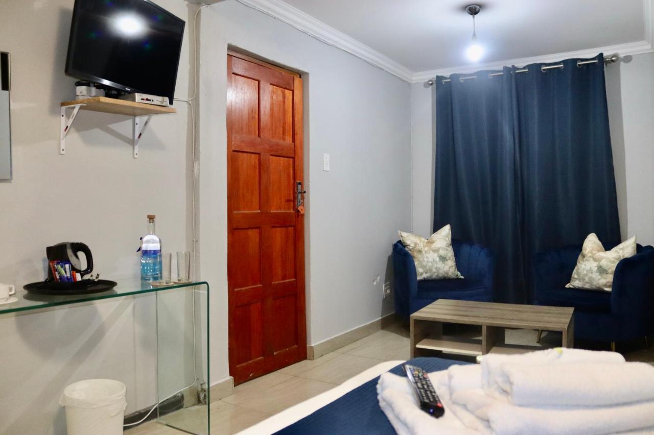 Uzuri Lifestyle Villa Port Saint John's ภายนอก รูปภาพ